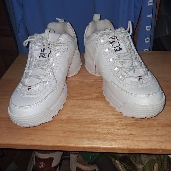 Fila Classic White Leather Sneakers On A Mens 11.5. Great Condition